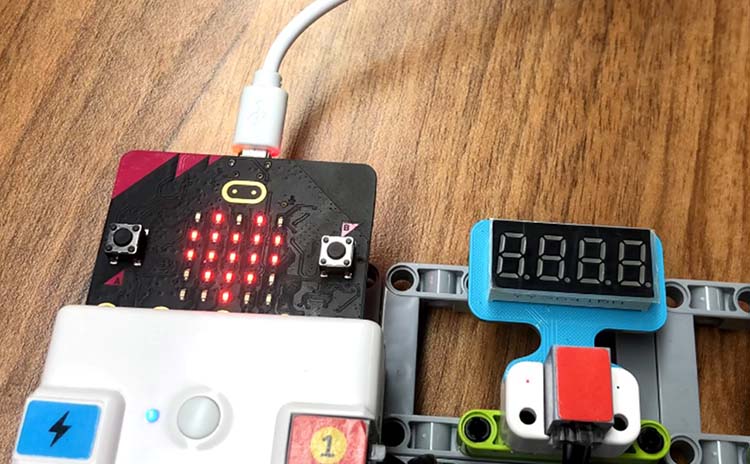 How to Build a micro:bit Temperature and Humidity Meter